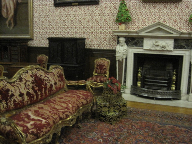 Grand Salon, grand furnishings
