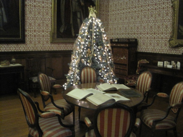 Salon, table and tree