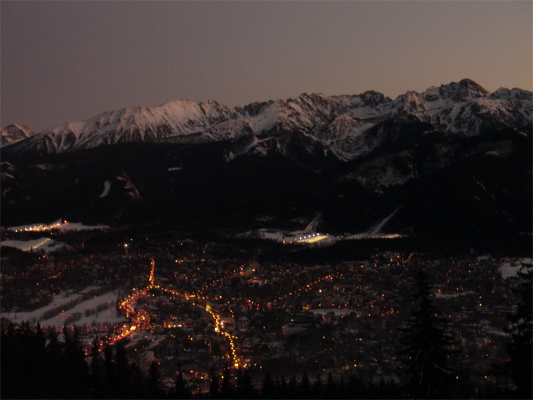 Zakopane_at_night