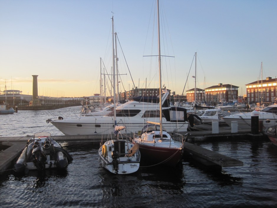 Don't you love to look at boats?  I can't help myself.