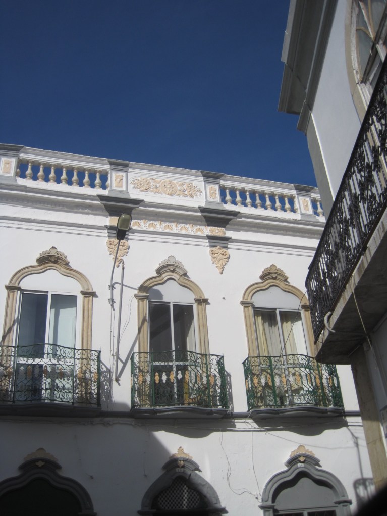 But wouldn't a lacy balcony be just perfect?