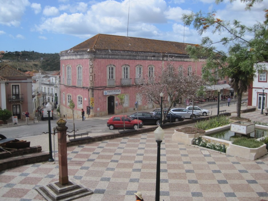 The pillory on Rua Dr. Francisco Vieira