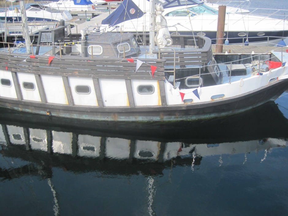 I like the reflection on this one 