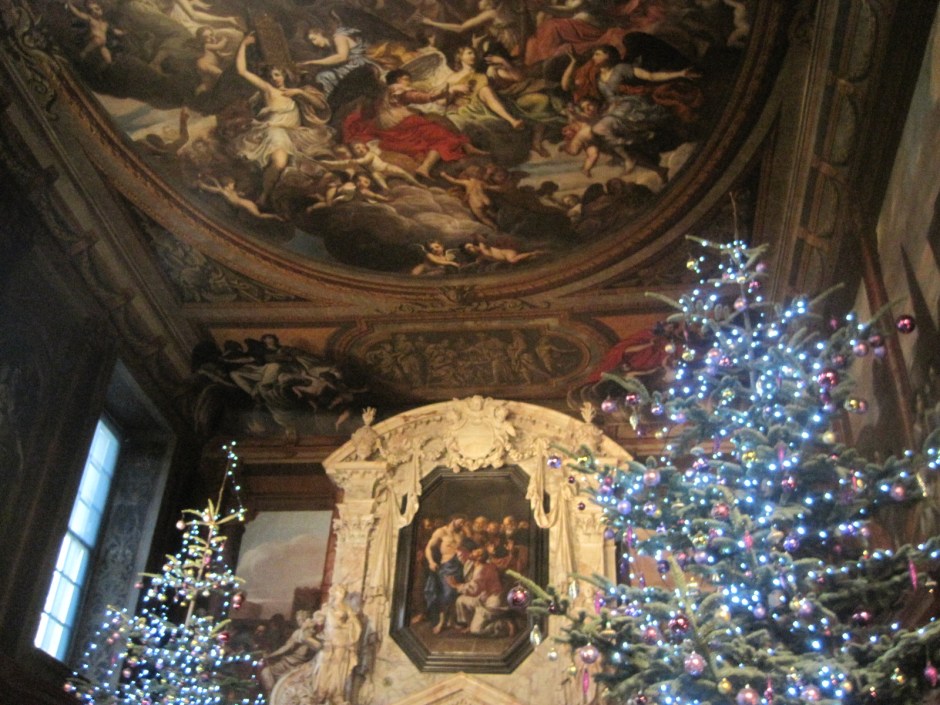 Where to look first?  Christmas trees or ceiling?