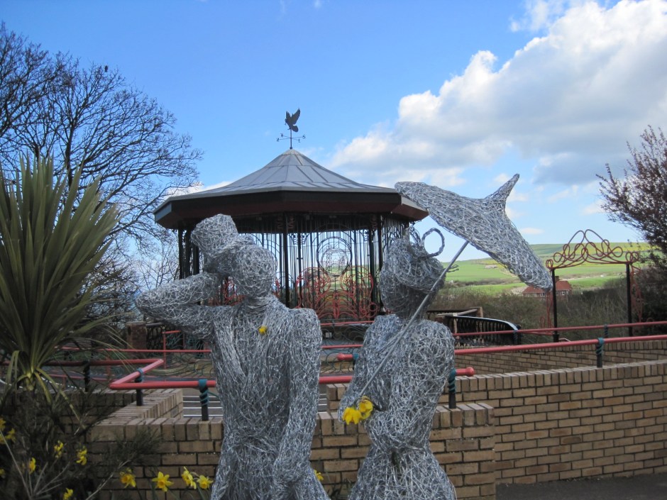 Two charming Victorians loiter by the Valley Gardens