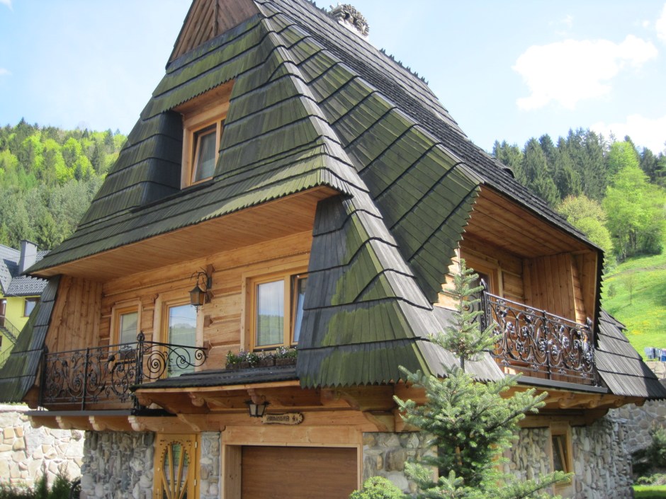 This was one of my favourite houses- just look at that roof!