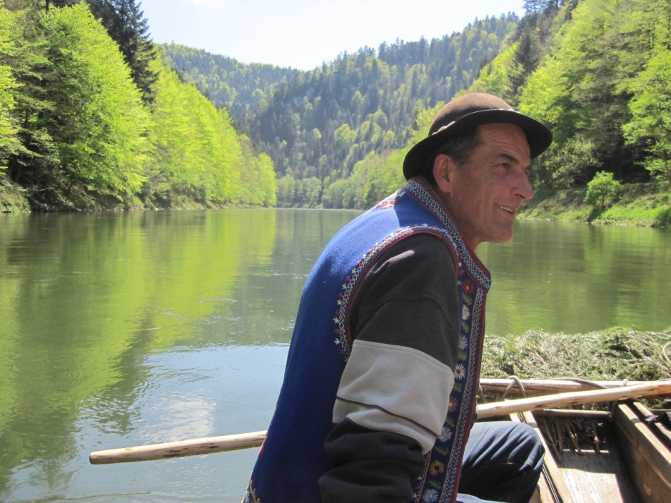 For a while the boatman can sit and chat