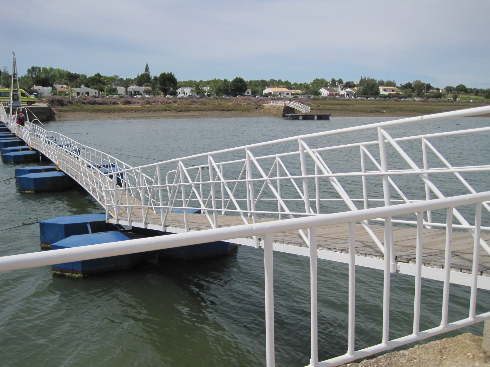 Looking back over the pontoon to Pedras d'el Rei