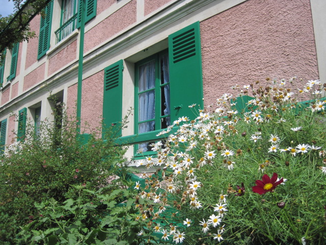 You probably know how it looks from TV and books? 