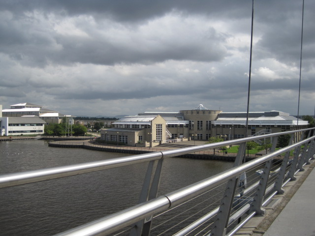 And it's time to quickly cross!