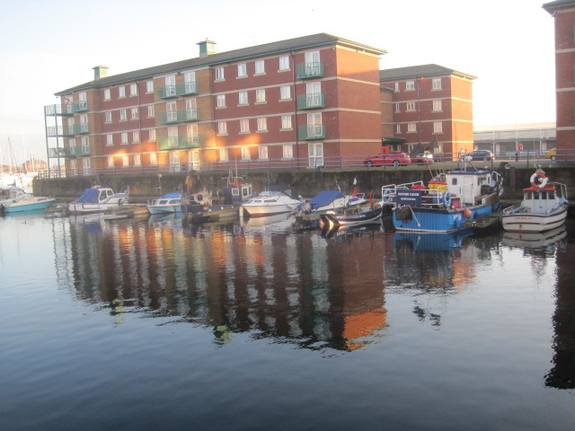 The sun bounces from the flats to the water