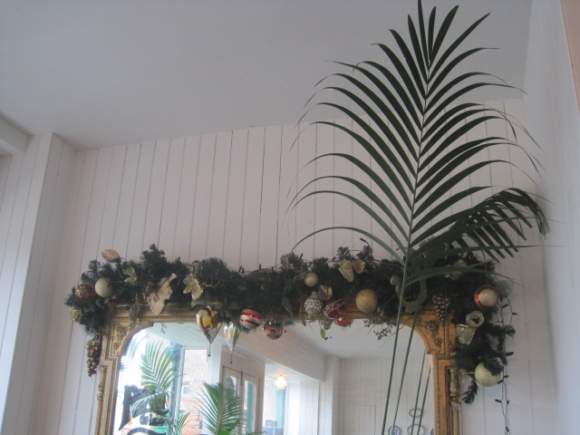 And a beautifully decorated mirror