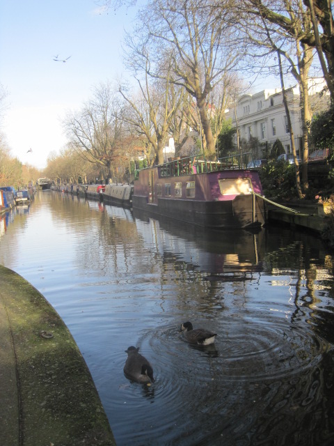 Life on a canal wouldn't be so bad!