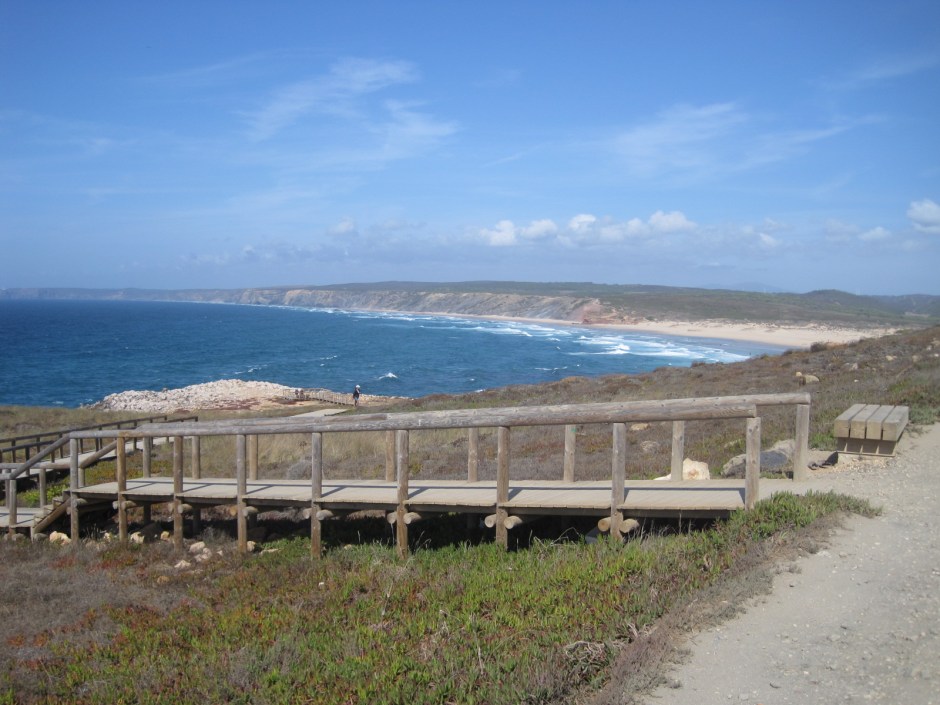 There are plenty of boardwalks to get closer to the cliff edge